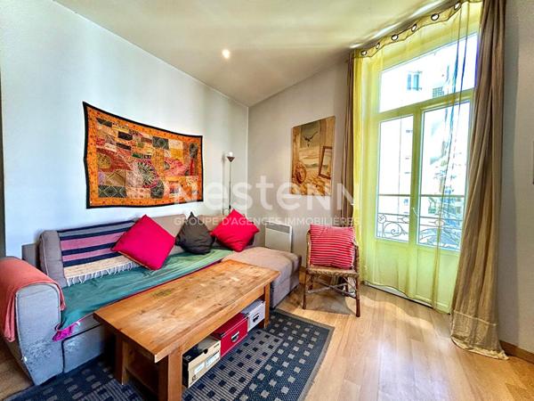Exclusivité NESTENN Nice Port - Charmant appartement 3 pièces à rafraîchir à Riquier