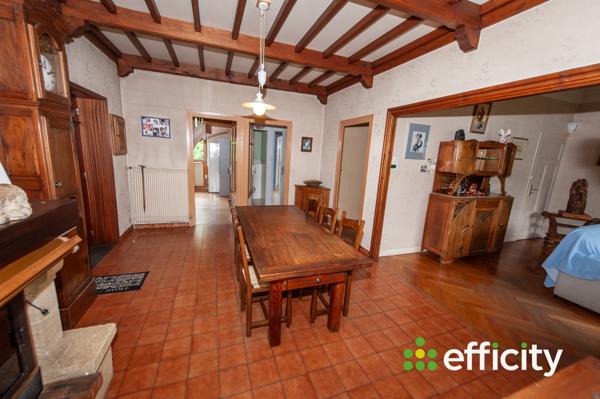 Maison
         5 pièces
        - 137 m² Exclusivité 242 500 € *