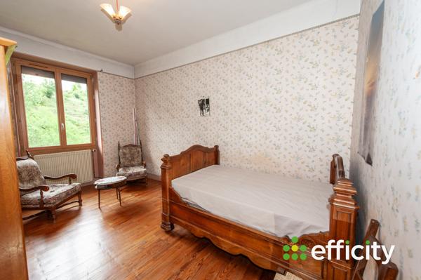 Maison
         5 pièces
        - 137 m² Exclusivité 242 500 € *