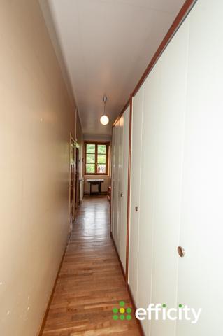 Maison
         5 pièces
        - 137 m² Exclusivité 242 500 € *