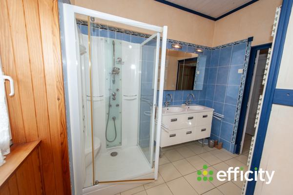 Maison
         5 pièces
        - 137 m² Exclusivité 242 500 € *