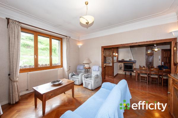 Maison
         5 pièces
        - 137 m² Exclusivité 242 500 € *