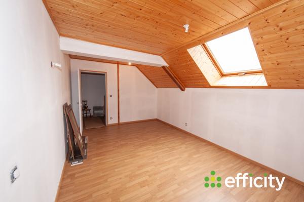Maison
         5 pièces
        - 137 m² Exclusivité 242 500 € *