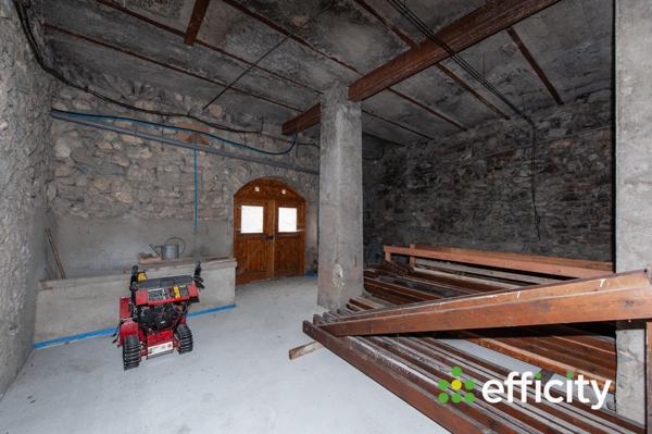 Maison
         5 pièces
        - 137 m² Exclusivité 242 500 € *