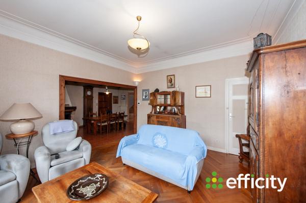 Maison
         5 pièces
        - 137 m² Exclusivité 242 500 € *