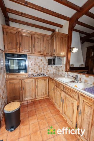 Maison
         5 pièces
        - 137 m² Exclusivité 242 500 € *