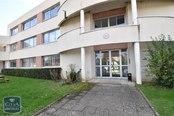Vente local professionnel 196.51m²