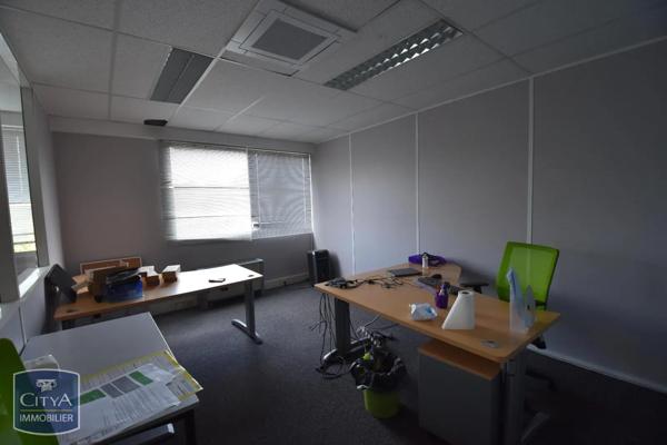 Vente local professionnel 196.51m²