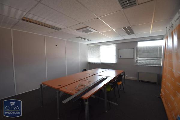 Vente local professionnel 196.51m²