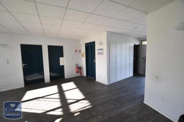 Vente local professionnel 196.51m²