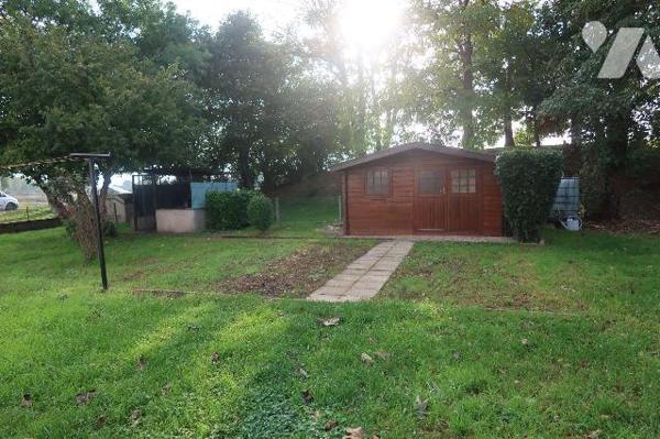 Pavillon de plain-pied, env. 86m2 habitables, BEG, comprenant :
. entrée avec placard, salle à...