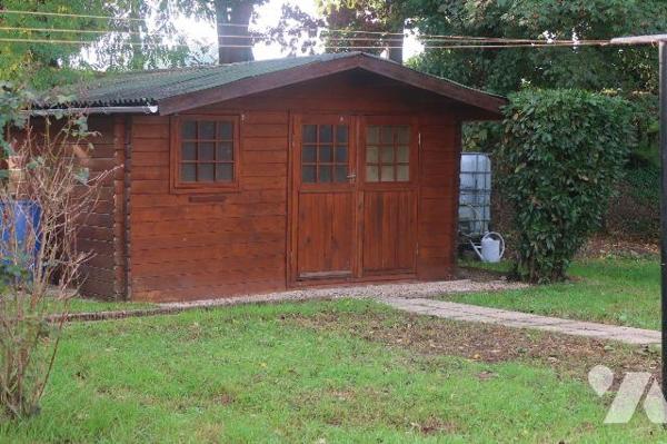 Pavillon de plain-pied, env. 86m2 habitables, BEG, comprenant :
. entrée avec placard, salle à...