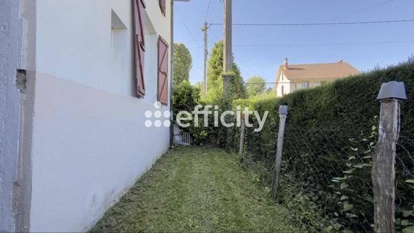 Appartement
         2 pièces
        - 32 m² 75 000 € *