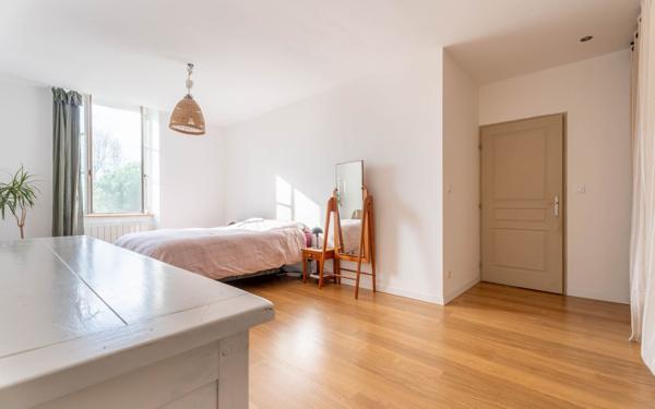 Appartement à vendre    4 pièces • 129 m2 Denicé