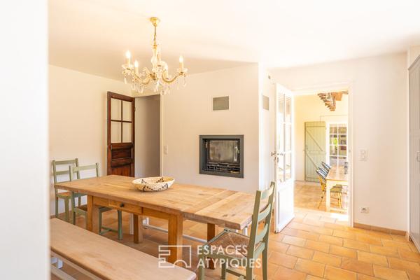 Bastide provençale au charme intemporel au coeur des oliviers et vignes