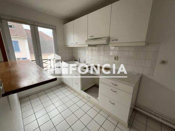 Location Appartement 2 pièces 37.5 m² - 19 RUE MARIE CURIE Chilly - Mazarin 91380