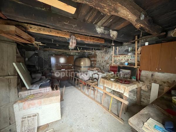 Maison en pierre- grange -terrain 4274 m2 SAINT PRIEST LA FEUILLE (23)