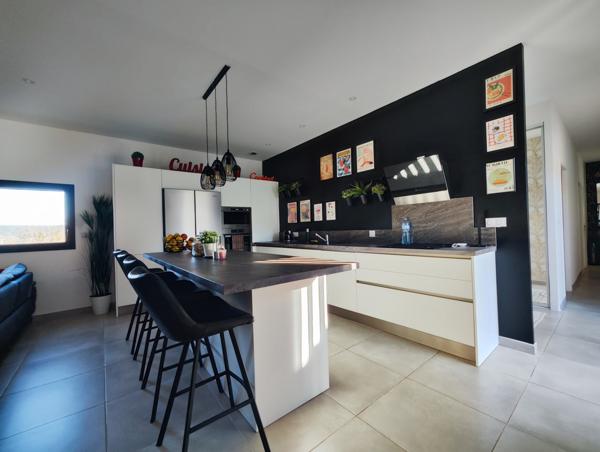 Clermont-l'Hérault (34800) Magnifique Villa T5 de 138m2 sur 1344m2 de terrain avec piscine