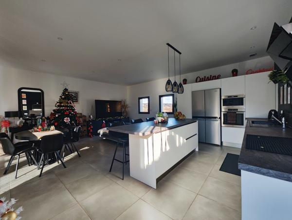 Clermont-l'Hérault (34800) Magnifique Villa T5 de 138m2 sur 1344m2 de terrain avec piscine