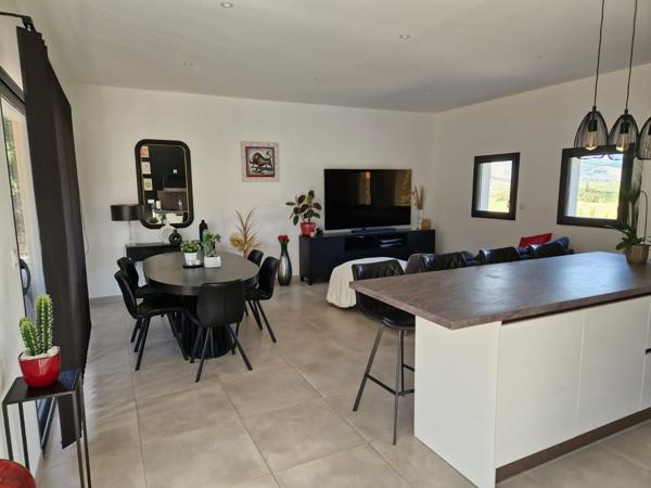 Clermont-l'Hérault (34800) Magnifique Villa T5 de 138m2 sur 1344m2 de terrain avec piscine