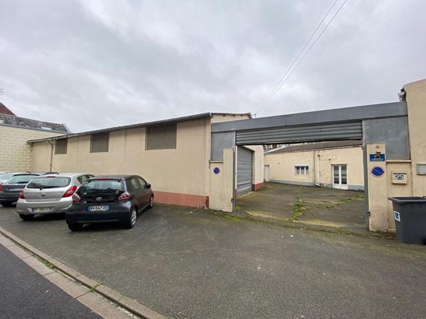 Entrepôt à vendre de 370 m² à Saint Quentin, Zone Franche - Réf 6034
