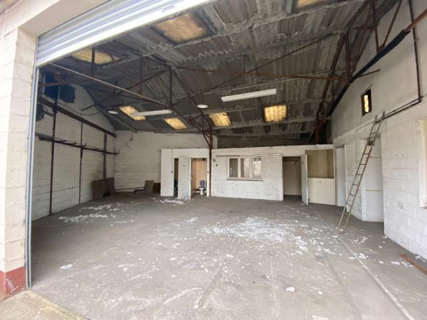 Entrepôt à vendre de 370 m² à Saint Quentin, Zone Franche - Réf 6034