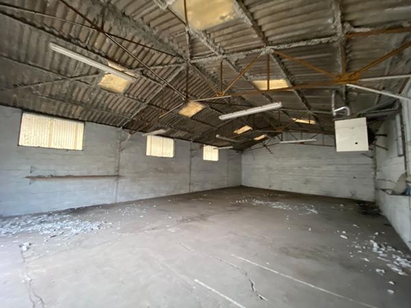 Entrepôt à vendre de 370 m² à Saint Quentin, Zone Franche - Réf 6034