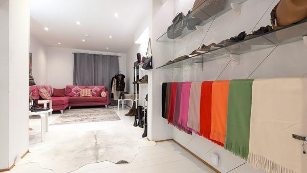 Fonds de commerce, emplacement de 1er plan + droit au bail 98 400 € H.A.I.*