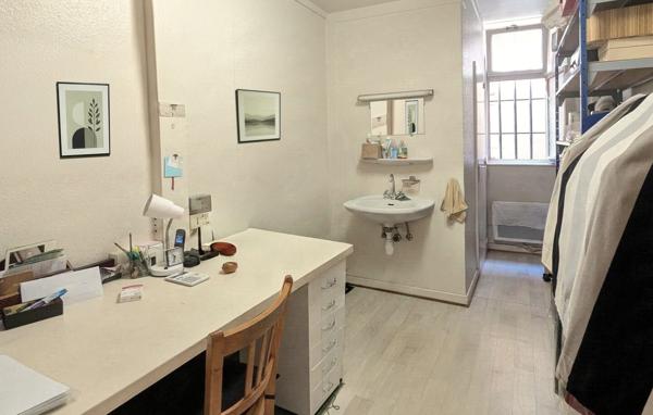 Fonds de commerce, emplacement de 1er plan + droit au bail 98 400 € H.A.I.*