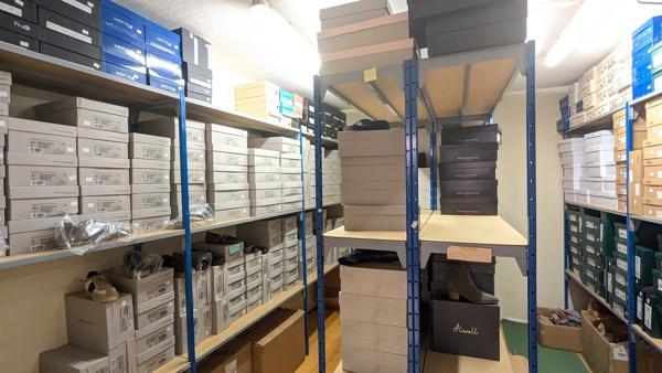 Fonds de commerce, emplacement de 1er plan + droit au bail 98 400 € H.A.I.*