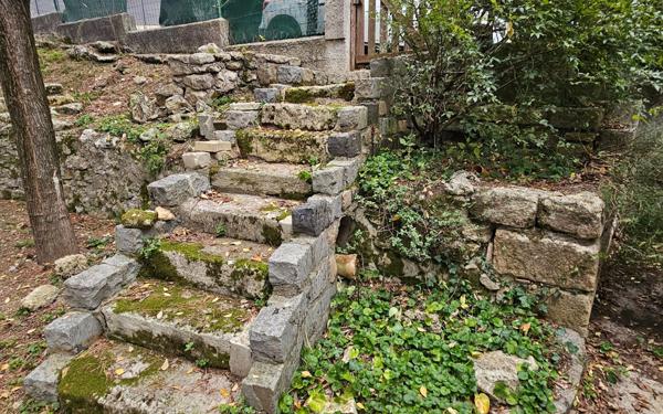 Maison à vendre    4 pièces •  Junas