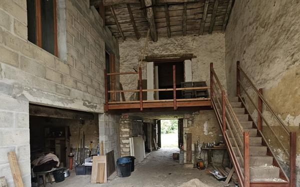 Maison à vendre    6 pièces •  Saint-Jean-d'Angély