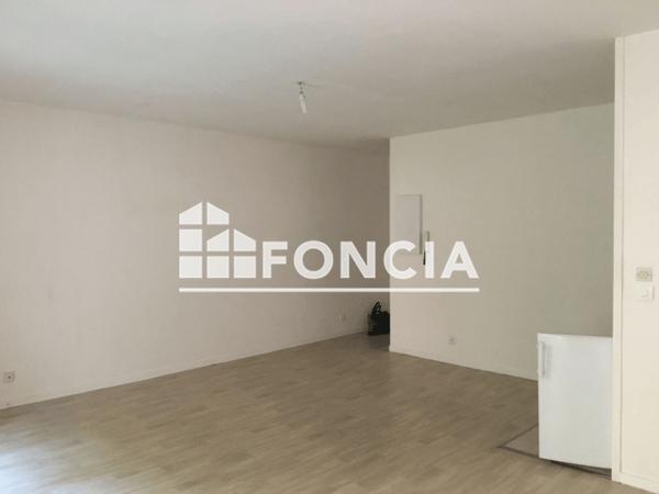 Location Studio 31.94 m² - 8 RUE DE LA ROCHETTE Evreux 27000