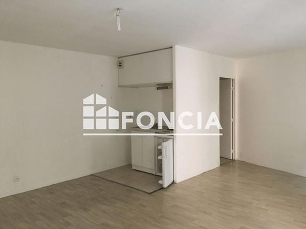 Location Studio 31.94 m² - 8 RUE DE LA ROCHETTE Evreux 27000