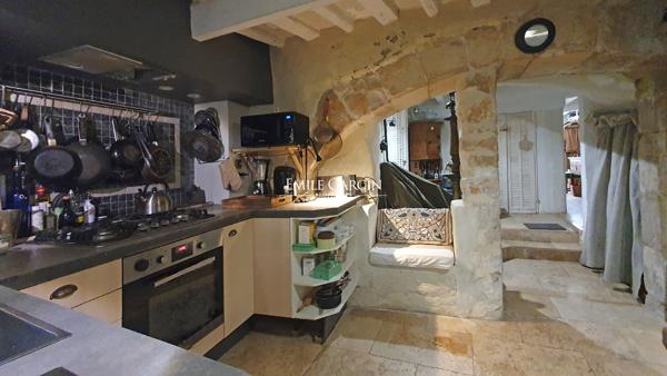 A vendre - Maison de village -à Pernes Les Fontaines - avec charme, cour et au calme