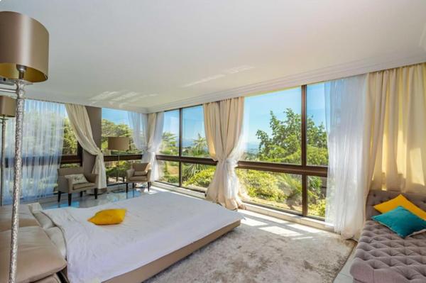 Maison 8 pièces 342 m2