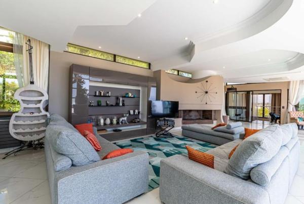 Maison 8 pièces 342 m2