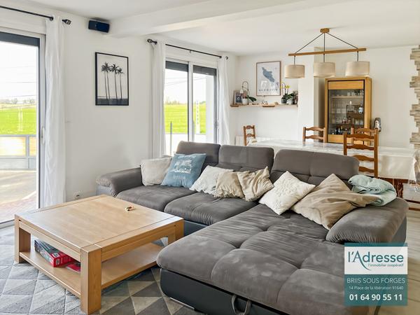 Maison familiale rénovée grande pièce de vie 48m² 4 chambres grand atelier et carport