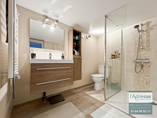 Maison familiale rénovée grande pièce de vie 48m² 4 chambres grand atelier et carport