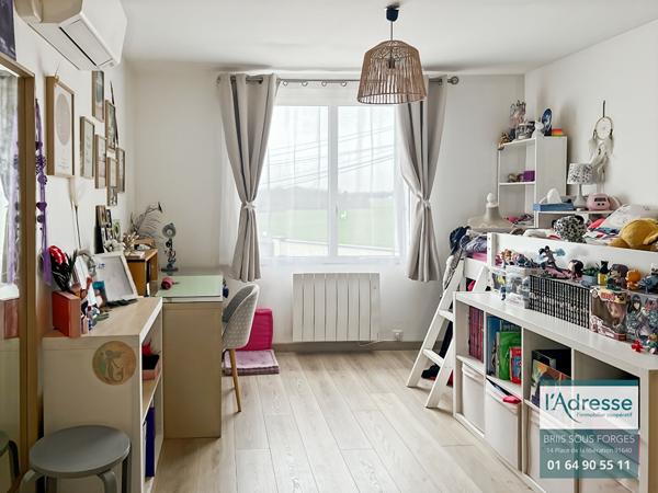 Maison familiale rénovée grande pièce de vie 48m² 4 chambres grand atelier et carport