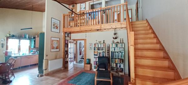 Challex (01630) Maison individuelle 190 m2 garage et jardin