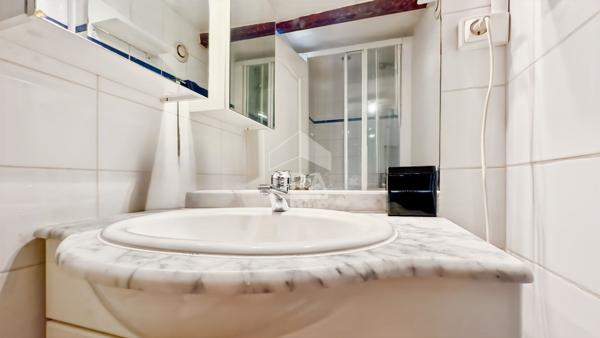 A VENDRE CHARMANT 2/3P ATYPIQUE 35M2 DUPLEX 3E DERN.ETAGE PARIS 10E GONCOURT BELLEVILLE