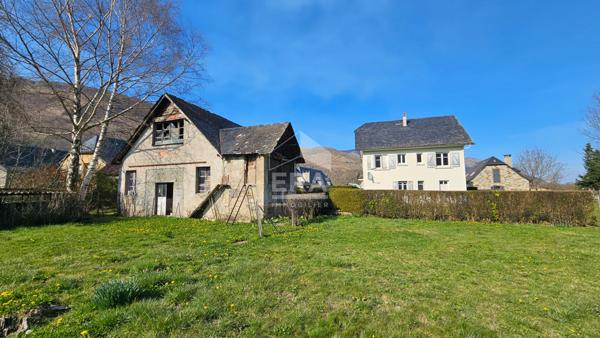 Maison familiale avec vue montagne à Arrens-Marsous, dépendance et garage