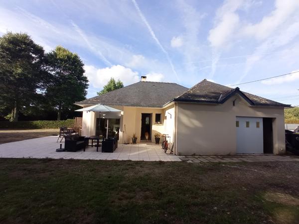 Maison 4 pièces de 100 m2 de plain pied. BRECH , Brech