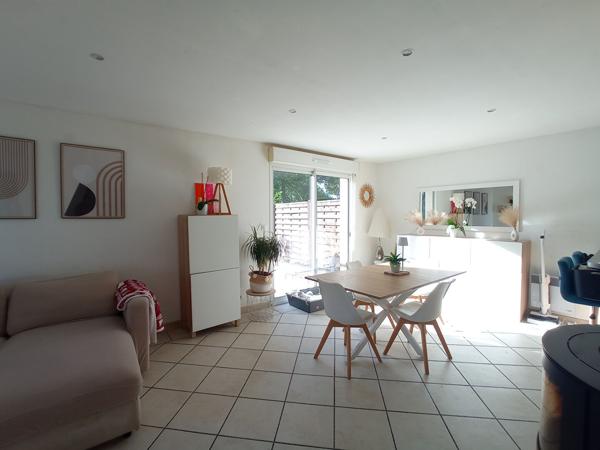 Maison 4 pièces de 100 m2 de plain pied. BRECH , Brech