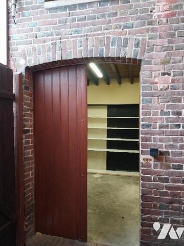 MAISON  de ville avec cour et garage