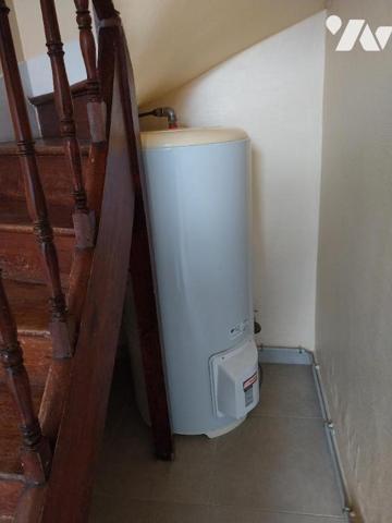 MAISON  de ville avec cour et garage