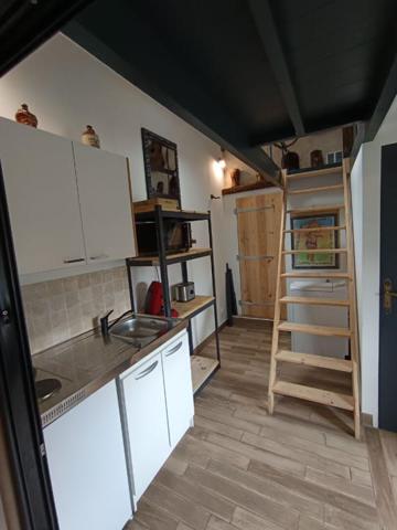 14100  Maison 6 pièces  4 chambres 252 500 Euros