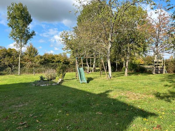 14100  Maison 6 pièces  4 chambres 252 500 Euros