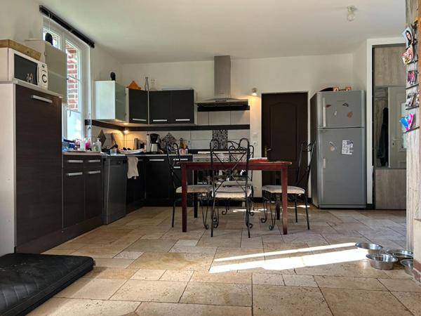 14100  Maison 6 pièces  4 chambres 252 500 Euros